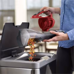 Black & Decker DVA315J aspirateur de table Cerise, Rouge Sans sac - Vue supplémentaire 4