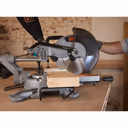Scie à onglets composés Black&Decker BES710-QS