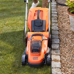 Black & Decker BCMW3318L2 tondeuse à gazon Tondeuse à gazon poussée Batterie Noir, Orange - Vue supplémentaire 6