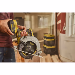 Scie circulaire sans fil Stanley SFMCS550M2K-QW; 18 V; 2x4,0 Ah accu.