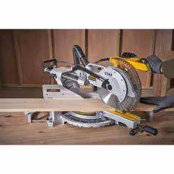 Scie circulaire Stanley SM1800-QS; 1800 W; 254 mm