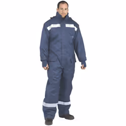 Combinaison robuste, tout-en-un pour la meilleure protection contre le froid, ce vêtement est chaud mais non restrictif. La b ...