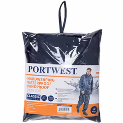 Ouverture frontale zippée pour un accès facile. L'ensemble de pluie "Essentials Rain suits" offre une excellente protection i ...