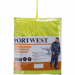Ouverture frontale zippée pour un accès facile. L'ensemble de pluie "Essentials Rain suits" offre une excellente protection i ...