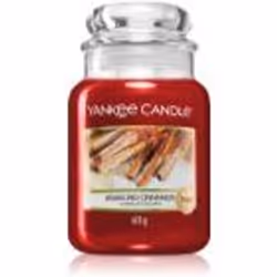 La bougie parfumée Yankee Candle Sparkling Cinnamon embaume votre intérieur d’une agréable odeur et crée ainsi une atmosphère ...