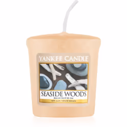 La bougie votive Yankee Candle Seaside Woods parfume votre intérieur d’une agréable odeur et crée ainsi une atmosphère cosy q ...