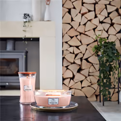 WoodWick Pressed Blooms & Patchouli bougie en cire Cylindre Carnation, Cèdre, Genévrier, Mousse, Fleur d'oranger, Patchouli, Tubéreuse, Vétiver Rose 1 pièce(s)