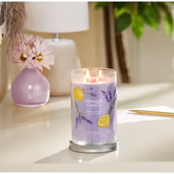 Yankee Candle 1630038E bougie en cire Cylindre Violet 1 pièce(s)