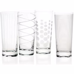 Set de 4 verres de crystal Cheers, de Mikasa : Ajoutez une touche de style de à vos célébrations avec ce set de quatre verres ...