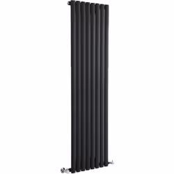 Le radiateur design vertical Vitality est doté d'une finition noire (RAL 9005), qui transforme votre espace en un rien de tem ...