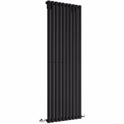 Le radiateur design vertical Vitality est doté d'une finition noire (RAL 9005), qui transforme votre espace en un rien de tem ...