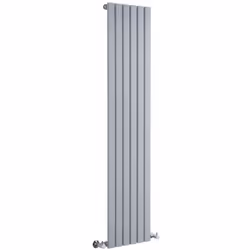 Le radiateur design vertical Sloane est doté d’une finition argentée (RAL N/A), qui créé de façon instantanée un look design ...