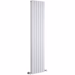 Description générale Le radiateur design vertical Sloane présente une finition blanche (RAL 9016) qui apporte une touche mode ...