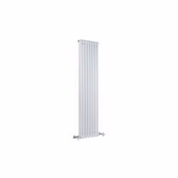 Ajoutez une touche de style vintage a votre espace de vie grâce à ce radiateur vertical rétro blanc de la gamme Windsor. Cara ...