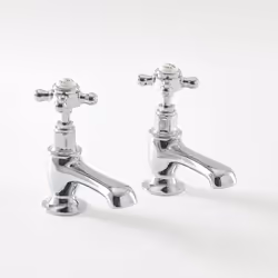 Description générale Donnez un style vintage à votre salle de bain avec cette paire de robinets rétro de la gamme Elizabeth. ...