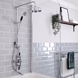Créez un look élégant dans votre salle de bain avec la colonne de douche rétro Elizabeth, composé d'un mitigeur thermostatiqu ...