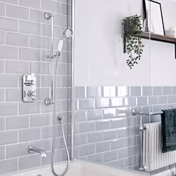 Le kit de douche à double fonctions Elizabeth, composé d'un mitigeur thermostatique avec inverseur, d'un kit douchette sur ra ...