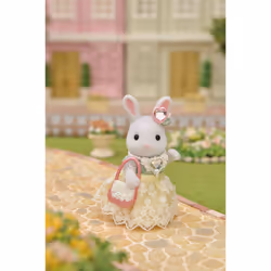 Sylvanian Families La valisette de mode et grande sœur lapin neige - Vue supplémentaire 8