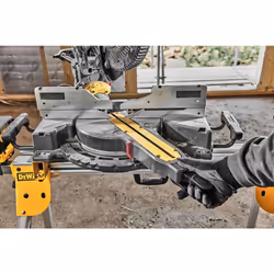 Scie à onglets composés DeWalt DCS781X2-QW; 54 V; 2x9,0 Ah accu.