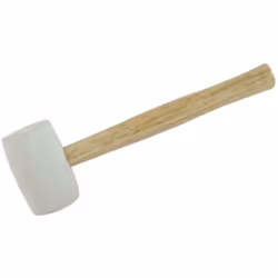 Tête en caoutchouc massif et manche en bois dur. Tête clavetée et collée. Pour frapper les ciseaux à bois sans onde de choc,  ...