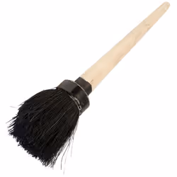 Brosse goudron à manche court pour la préparation et l'épandage. Manche en bois d'hévéa et poils en coco doux. Destinée à l'a ...