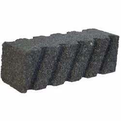 Brique nervurée utilisée pour nettoyer et préparer les sols et les carrelages en béton. 150 x 50 x 50 mm