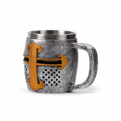 Objet décoratif chope chevalier médiéval avec casque Puckator