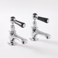 Donnez un style vintage à votre salle de bain avec cette paire de robinets rétro de la gamme Elizabeth. Grâce à ses commandes ...