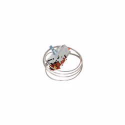 Thermostat 077B6813 pour Réfrigérateur. Référence de la pièce : C00143904, Marque : INDESIT.