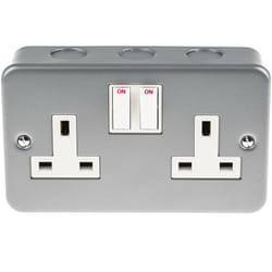 Prise électrique double RS PRO, Montage en saillie, Type G - Britannique avec interrupteur, , IP20 ( Prix pour 1 )