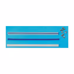 Matériau = Aluminium Longueur hors-tout = 1000mm Un kit de fixation se compose de 10 vis M4 et de 10 plaques. Code commande ; ...