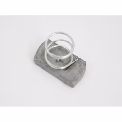 Taille de filetage = M8 Dimension de base d'écrou = 35 x 19mm Matériau = Acier Inoxydable Ecrous de canal de RS ProRS Pro est ...
