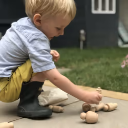Tickit Figurines communautaires en bois