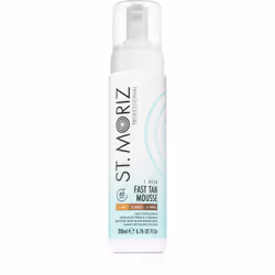 Envie d’être bronzée sans attendre&nbsp;? La mousse auto-bronzante St. Moriz Self Tanning vous garantit une peau comme choyée ...