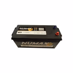 Batterie de démarrage de tracteur / tractopelle, livrée prête à l'emploi. Tension : 12V Capacité : 180Ah Intensité de démarra ...