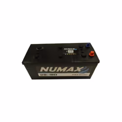 Batterie de démarrage de tracteur / tractopelle, livrée prête à l'emploi. Tension : 12V Capacité : 200Ah Intensité de démarra ...