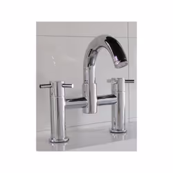 Roman Dietsche Robinet de bain NEISSE Le mitigeur de bain NEISSE est fabriqué en laiton massif et possède un revêtement chrom ...