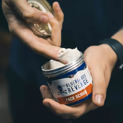 The Bluebeards Revenge BBRFSCRUB150 nettoyant pour le visage Gommage nettoyant Hommes 150 ml