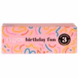 Tout le nécessaire pour une belle peau en un seul produit. Le coffret cosmétique I love... Special Moments Birthday Fun ne co ...