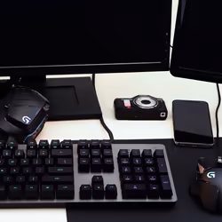 Logitech G G512 CARBON LIGHTSYNC RGB Mechanical Gaming Keyboard with GX Brown switches clavier USB QWERTZ Suisse Charbon - Vue supplémentaire 10