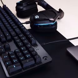 Logitech G G512 CARBON LIGHTSYNC RGB Mechanical Gaming Keyboard with GX Brown switches clavier USB QWERTZ Suisse Charbon - Vue supplémentaire 9