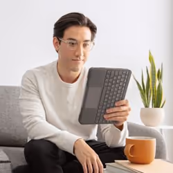 Logitech Folio Touch Gris Smart Connector QWERTY Espagnole - Vue supplémentaire 6