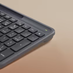 Logitech Signature Slim Solar+ wireless keyboard K980 clavier Universel RF sans fil + Bluetooth QWERTY Italien Graphite - Vue supplémentaire 8