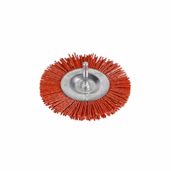 Brosse plate avec fils corindon pour un travail plus fin que les fils métalliques. Pour enlever la peinture et nettoyer le bo ...