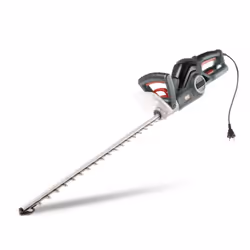 Avec ce taille-haie électrique de 600W Pro Power vous possédez la puissance et la durabilité pour tailler vos haies et buisso ...
