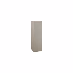 Faites ressortir l'éclat de votre objet le plus précieux en le posant sur cette sellette carrée en argile beige . Caractérisé ...