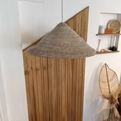 Luminaire vendu électrifié naturel avec monture E27 + cordon Une forme de chapeau chinois pour cette magnifique suspension en ...