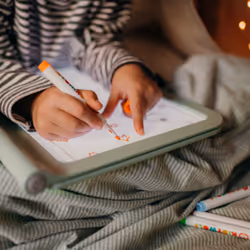 KIDYWOLF KIDYDRAW PRO Tablette Lumineuse Enfant Biface Vert - Vue supplémentaire 10