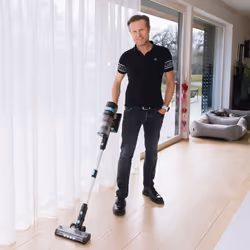 Domo DO244SV Aspirateur balai Batterie Sec Sans sac 0,8 L 500 W Noir, Argent