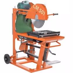 Scie de chantier hautement performante, robuste, au design moderne. Scie de maçon Bi-Tension 230V – 400V. Chariot avec surfac ...